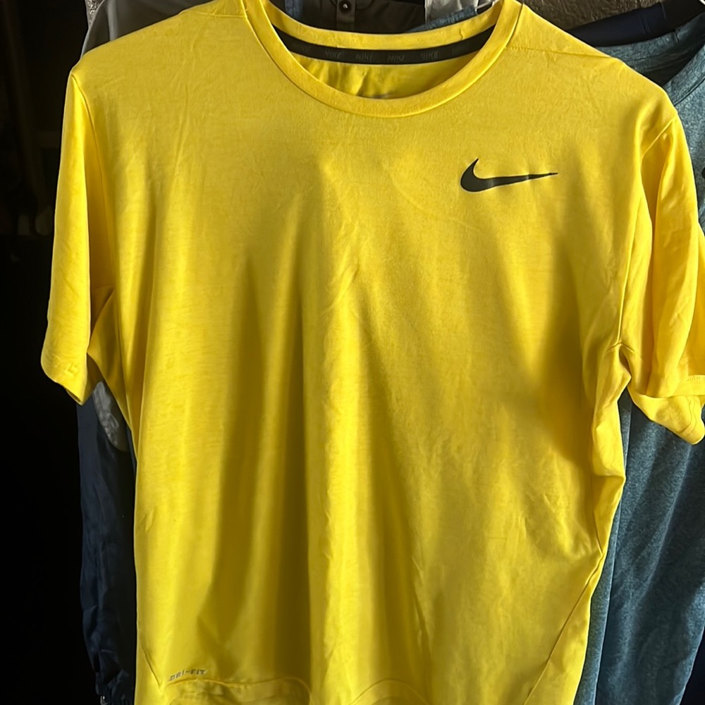Nike dry-fit shirt size large